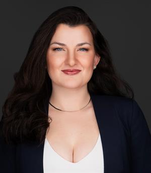 Desiree  Bilyeu Photo